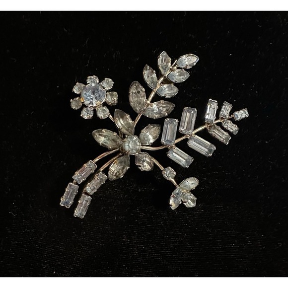 Jewelry - Vintage Made In Austria‎ Blue Crystal Brooch Floral Spray